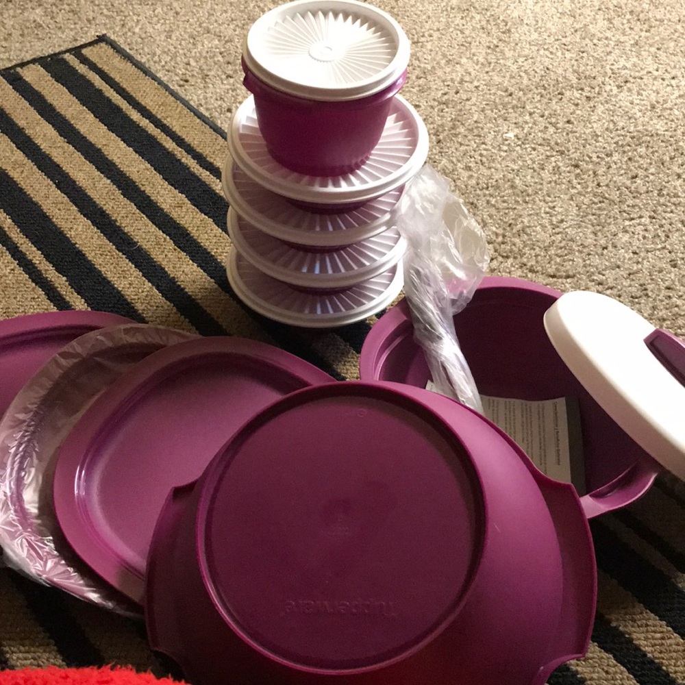 Violet 💗 Tupperware 💞 - Picture 8 of 8